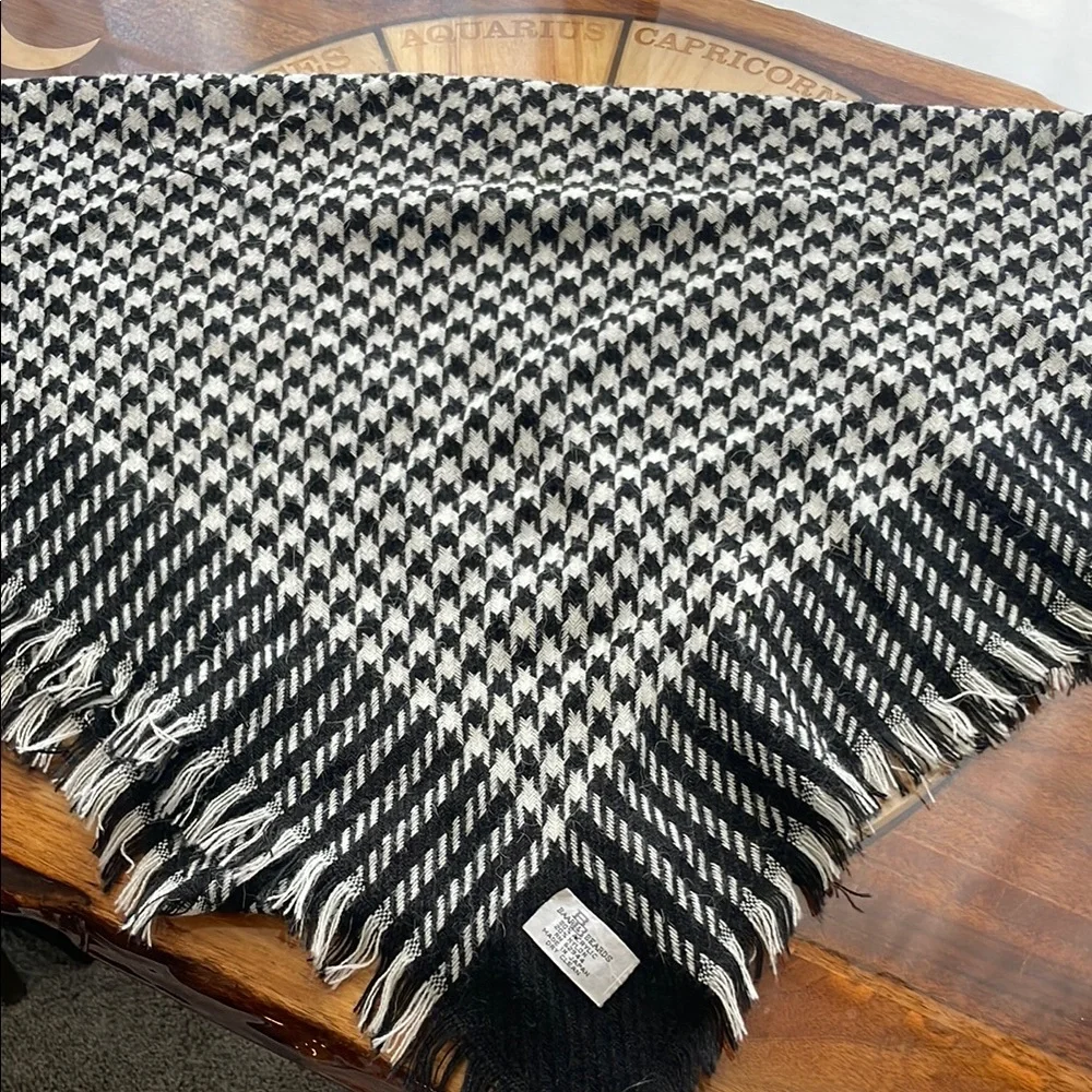 Vintage Baar & Beard Houndstooth Scarf